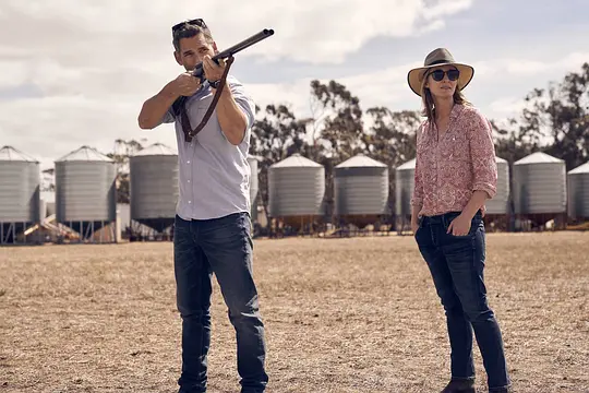 悬疑电影《小镇缉凶》解说文案/片源下载