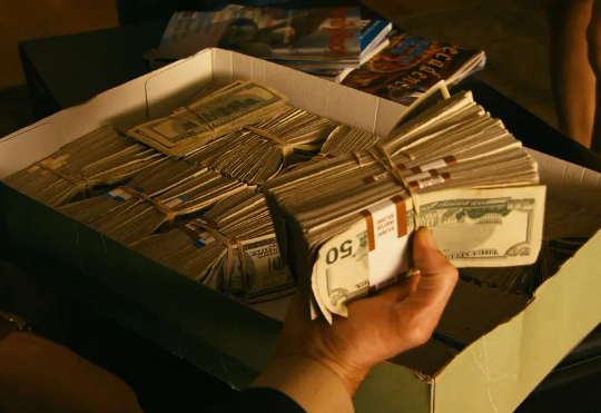 喜剧电影《现金对决》解说文案/片源下载