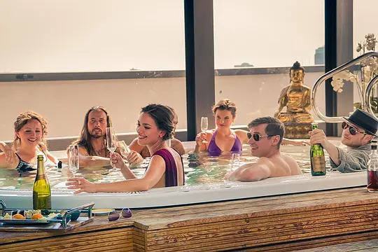 喜剧电影《地产老千起落记》解说文案/片源下载