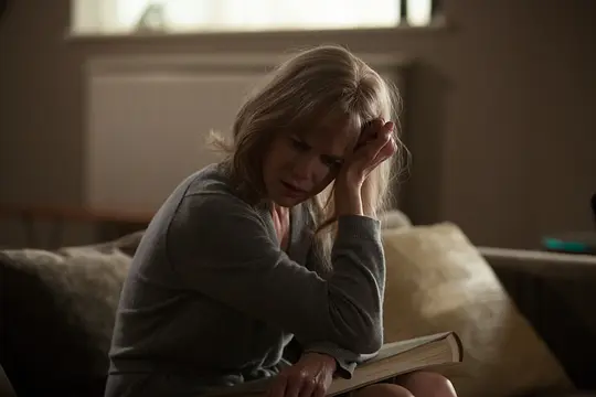 悬疑电影《在我入睡前》解说文案/片源下载