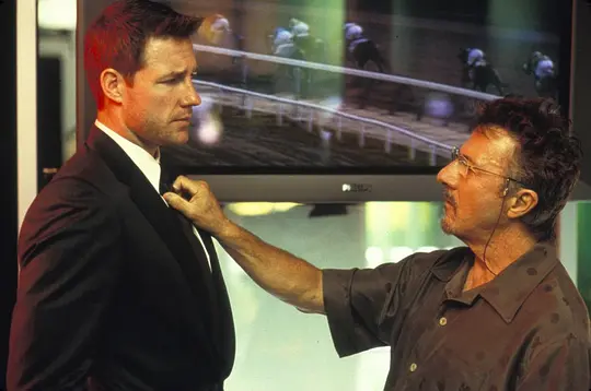 犯罪电影《行骗天下》解说文案/片源下载