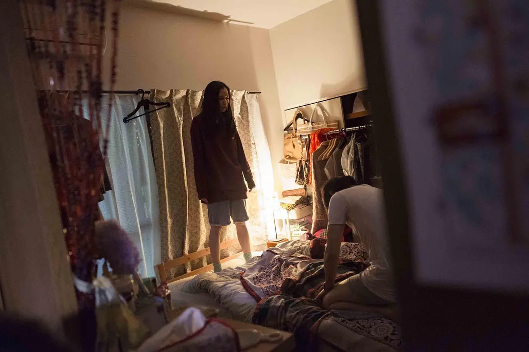 悬疑电影《她不知道名字的那些鸟儿》解说文案/片源下载