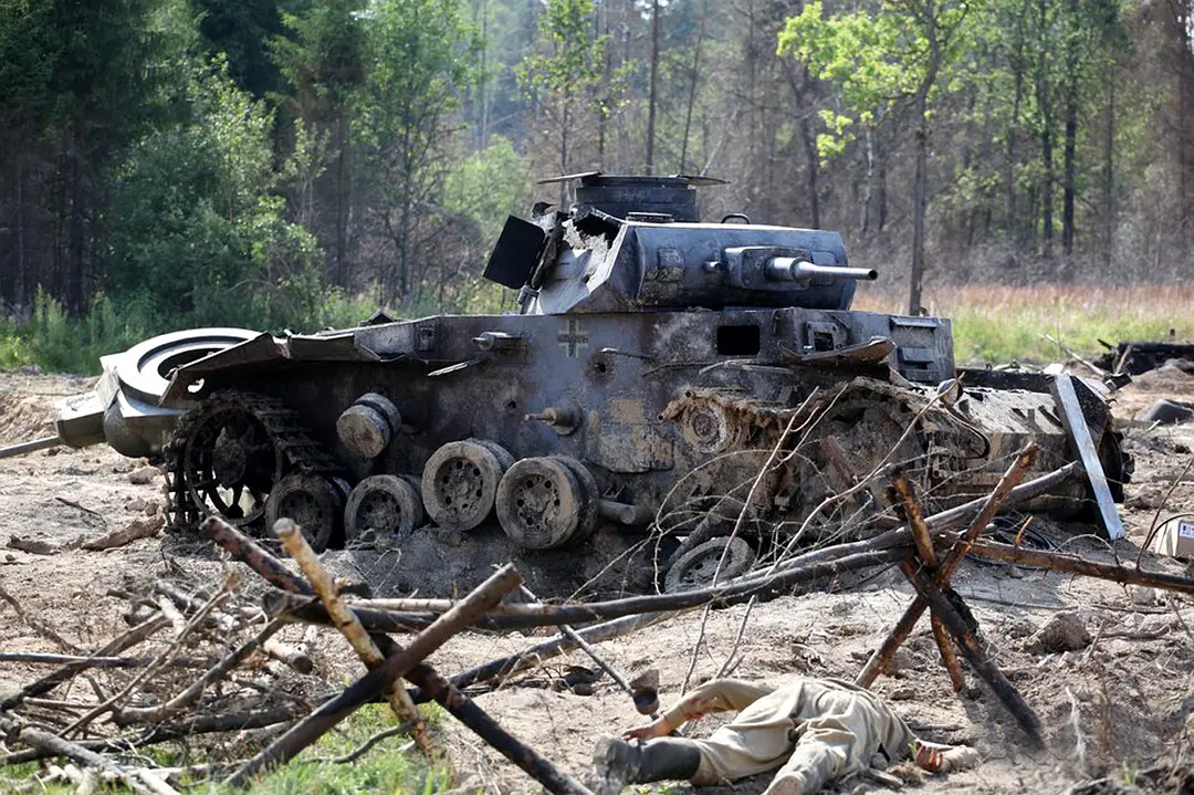 战争电影《白色虎式》解说文案/片源下载