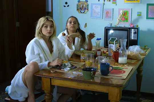 恐怖电影《敲敲门》解说文案/片源下载