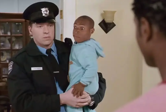 喜剧电影《小矮人》解说文案/片源下载