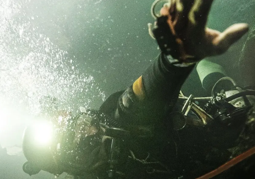 灾难电影《十三条命》解说文案/片源下载