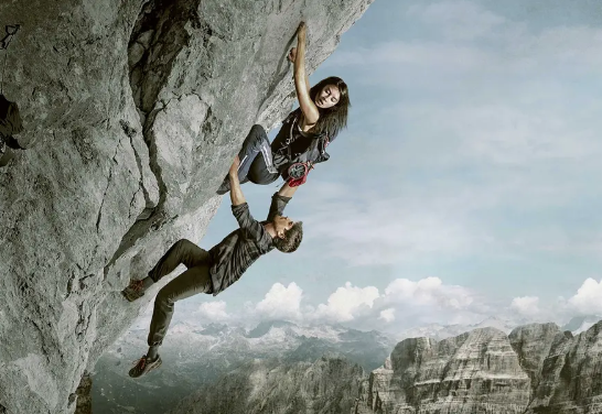 惊悚电影《岩脊求生》解说文案/片源下载