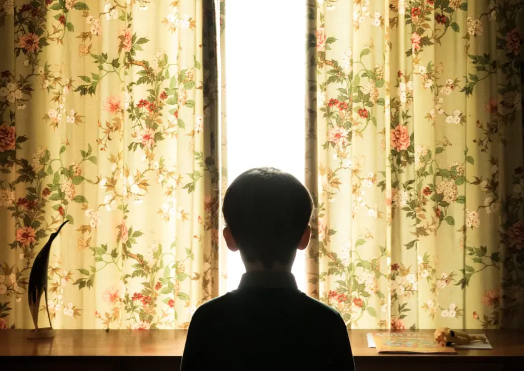 恐怖电影《地面之洞》解说文案/片源下载