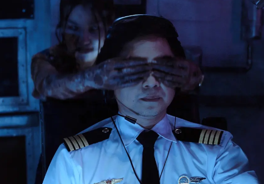 恐怖电影《407航班》解说文案/片源下载