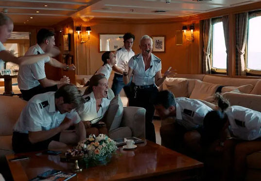 喜剧电影《悲情三角》解说文案/片源下载