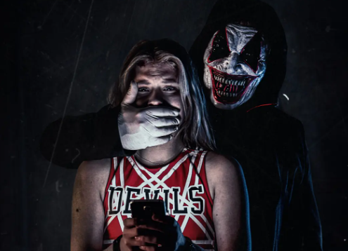 恐怖电影《囚禁网红》解说文案/片源下载