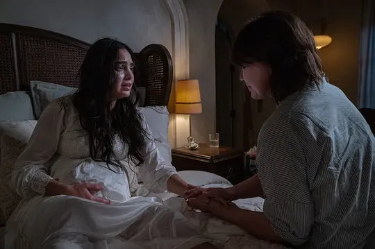 惊悚电影《卧床休养期》解说文案/片源下载