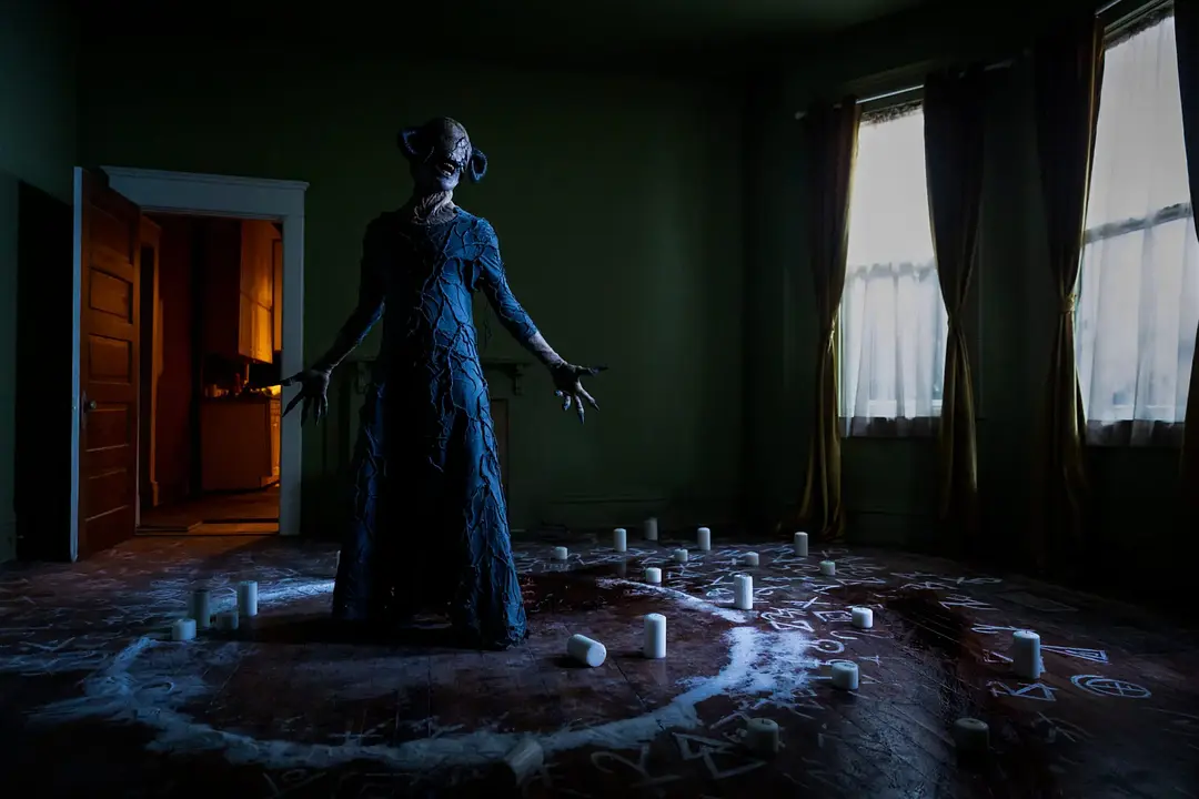 恐怖电影《从暗处来》解说文案/片源下载