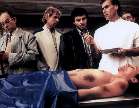 悬疑电影《阿姆斯特丹的水鬼》解说文案/片源下载