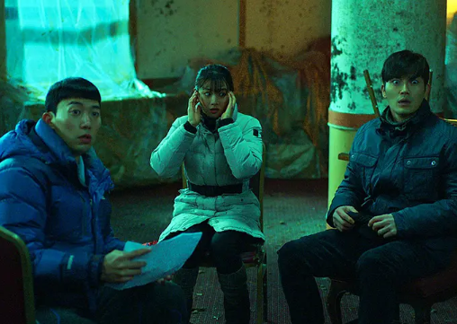 恐怖电影《只看得见我吗》解说文案/片源下载