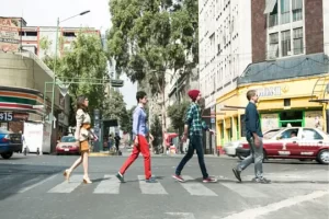 喜剧电影《我们是贵族》解说文案/片源下载