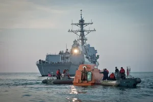 惊悚电影《菲利普船长》解说文案/片源下载