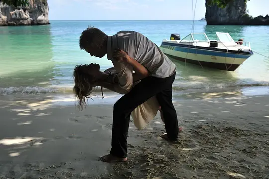 喜剧电影《夫妻丛林大战》解说文案/片源下载