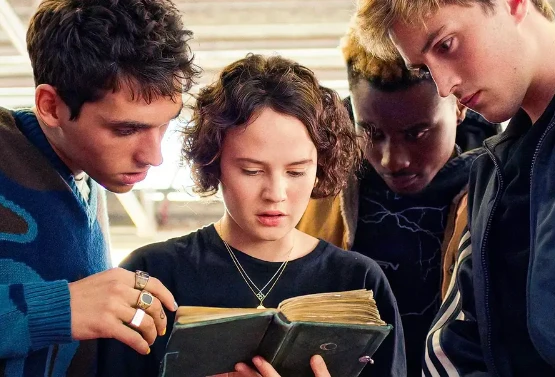 剧情电影《白银和梦想之书》解说文案/片源下载