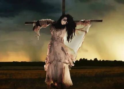 恐怖电影《纳蒂来敲门》解说文案/片源下载